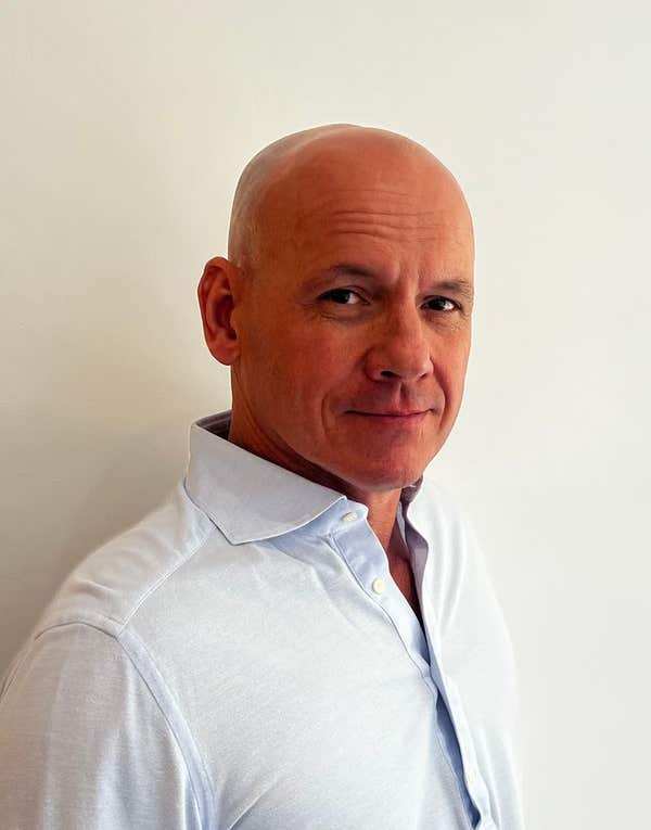 Chris Pharo - The PA