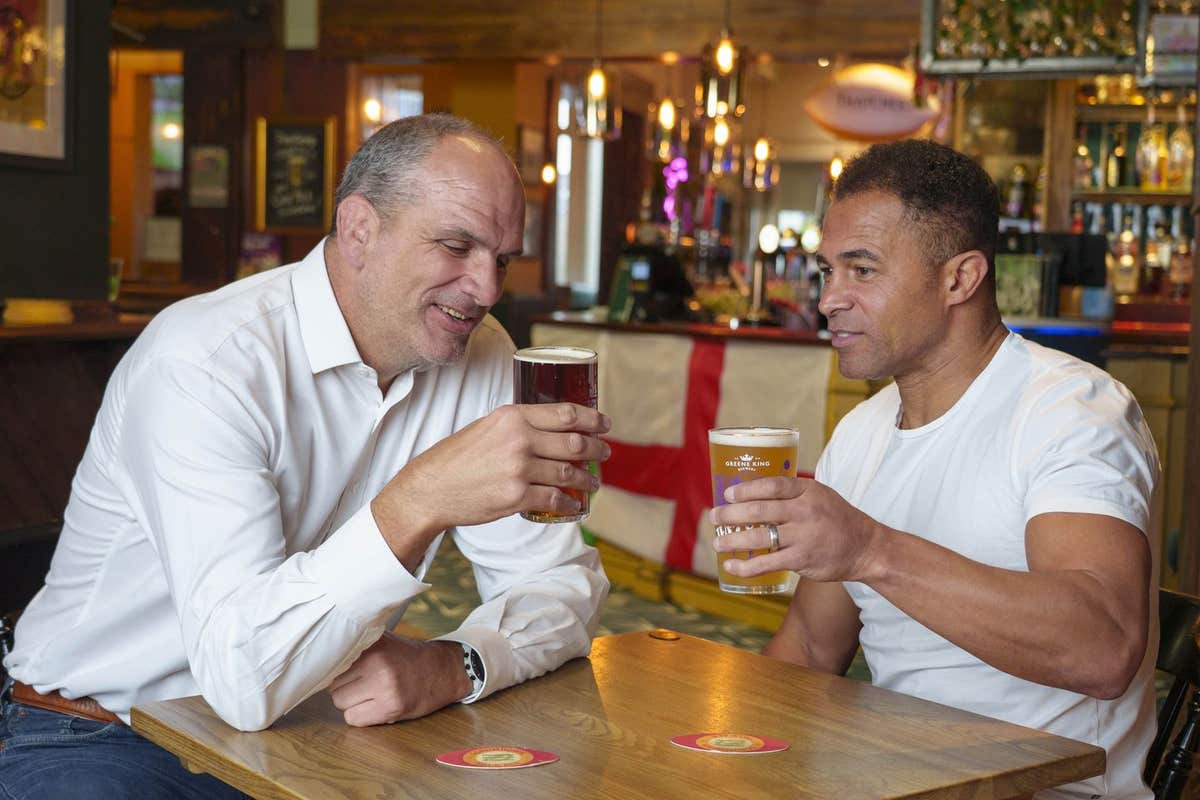 EMBARGOED TO 0001 WEDNESDAY FEBRUARY 4 EDITORIAL USE ONLY England Rugby World Cup winners Martin Johnson (left) and Jason Rob
