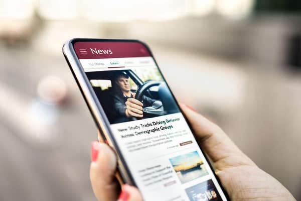 3D19X4H News and press. Phone with article release and headlines. Reading newspaper online. Latest media. Mockup digital webs