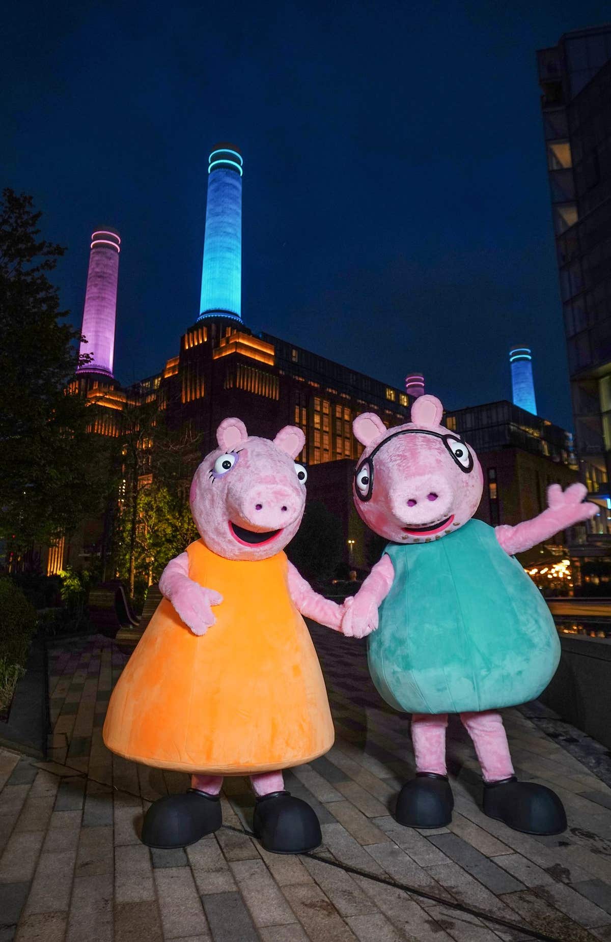 EMBARGOED TO 0001 FRIDAY APRIL 25 EDITORIAL USE ONLY ‘Mummy Pig’ and ‘Daddy Pig’ from television series Peppa Pig, at Batters